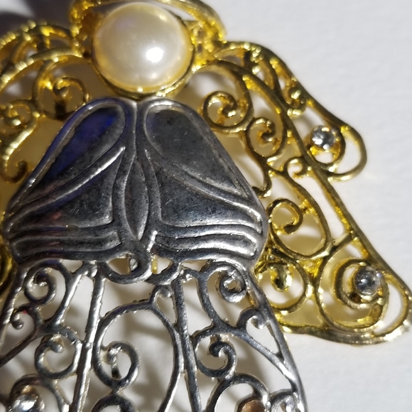 Filigree angel brooch gold tone silver tone guardian pin - Picture 3 of 10